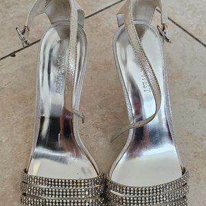 Nine West Sabrinna Heels, Size 8, Silver.